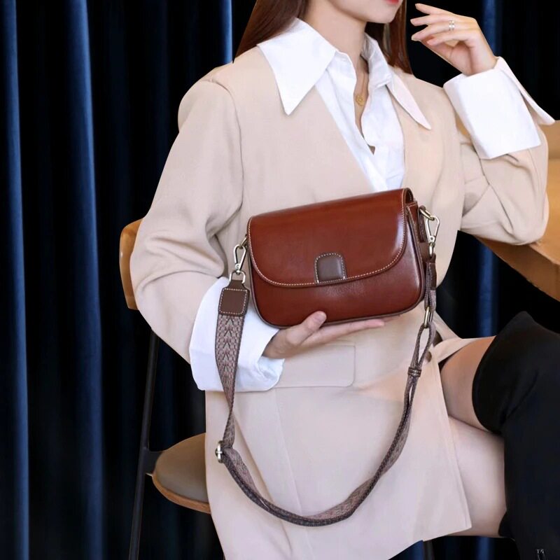 2026春季新款真皮斜挎小方包女休闲百搭牛皮单肩女包时尚手机包