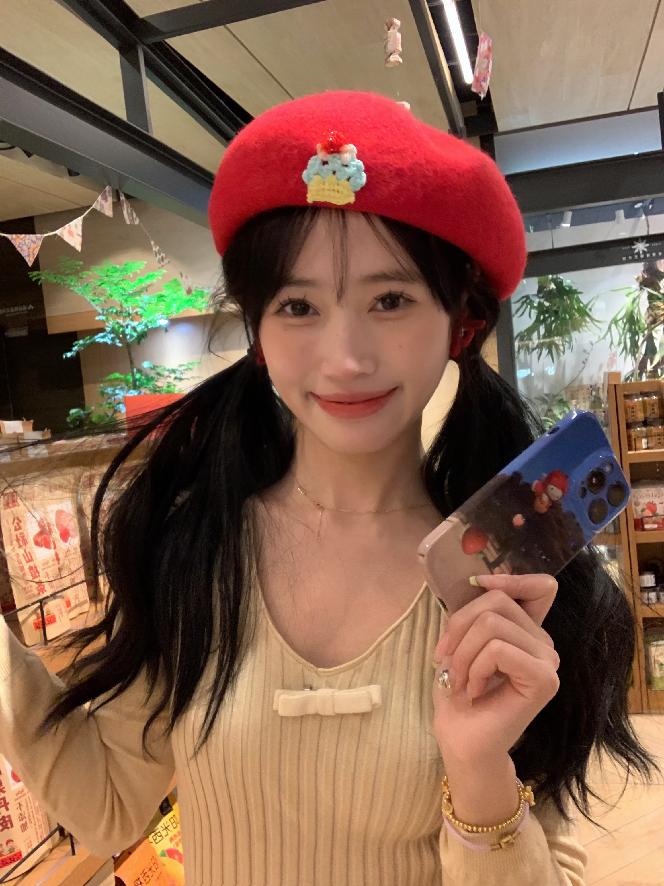 双面可戴！*纸杯奶油蛋糕*新年红色羊毛贝雷帽  超显脸小！,服饰配件/皮带/帽子/围巾,帽子,淘宝优惠券,粉丝福利购,淘宝优惠卷