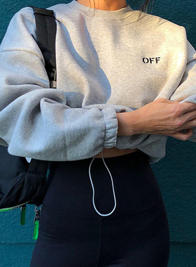 现！MISS WU2024年秋季宽松高腰露脐短款加绒灰色卫衣女