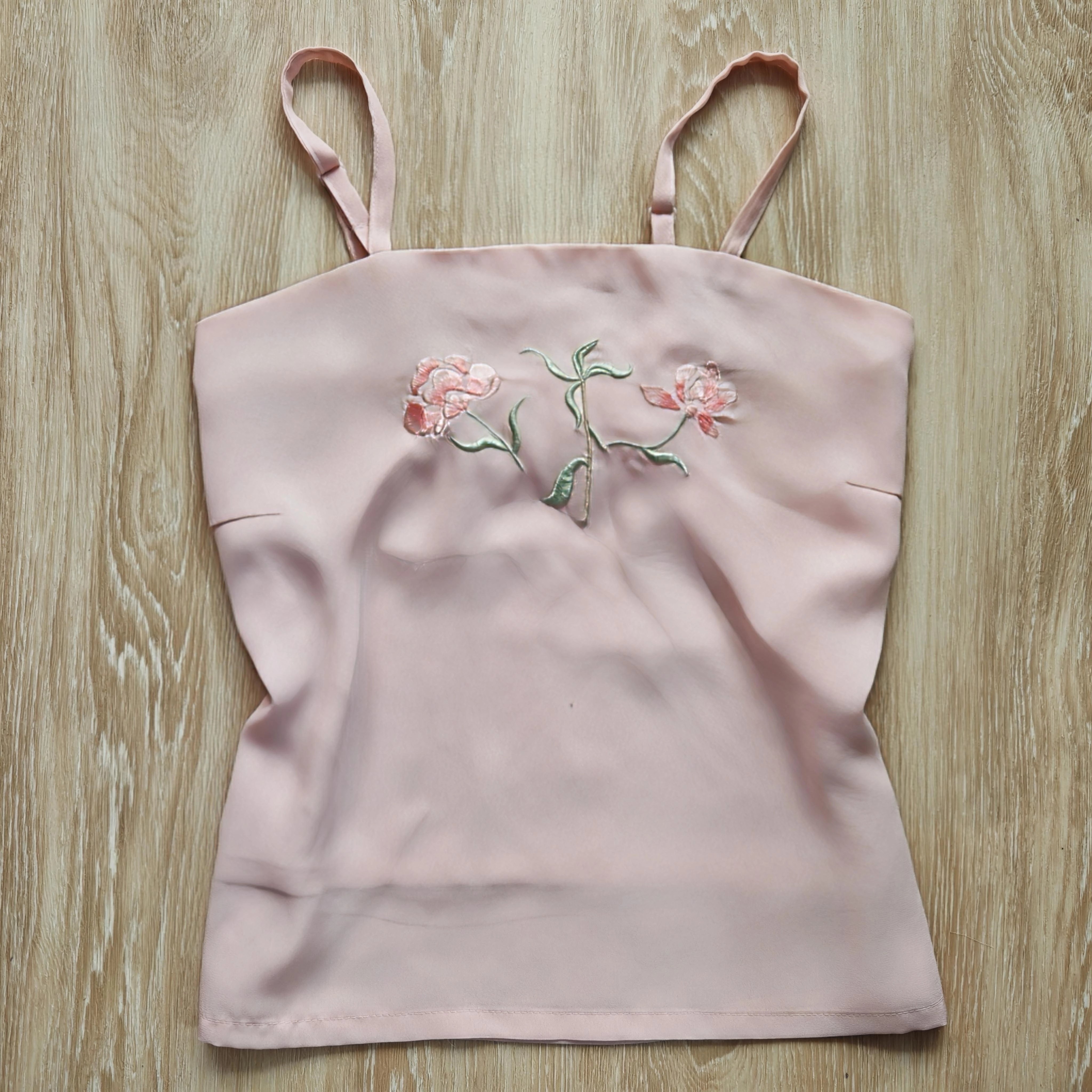 汉服宋制绣花薄款吊带背心春夏图片
