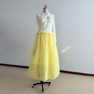 新款舞研依库朝鲜族舞蹈服装女练习上衣仿真丝裙子胸花韩服演出服