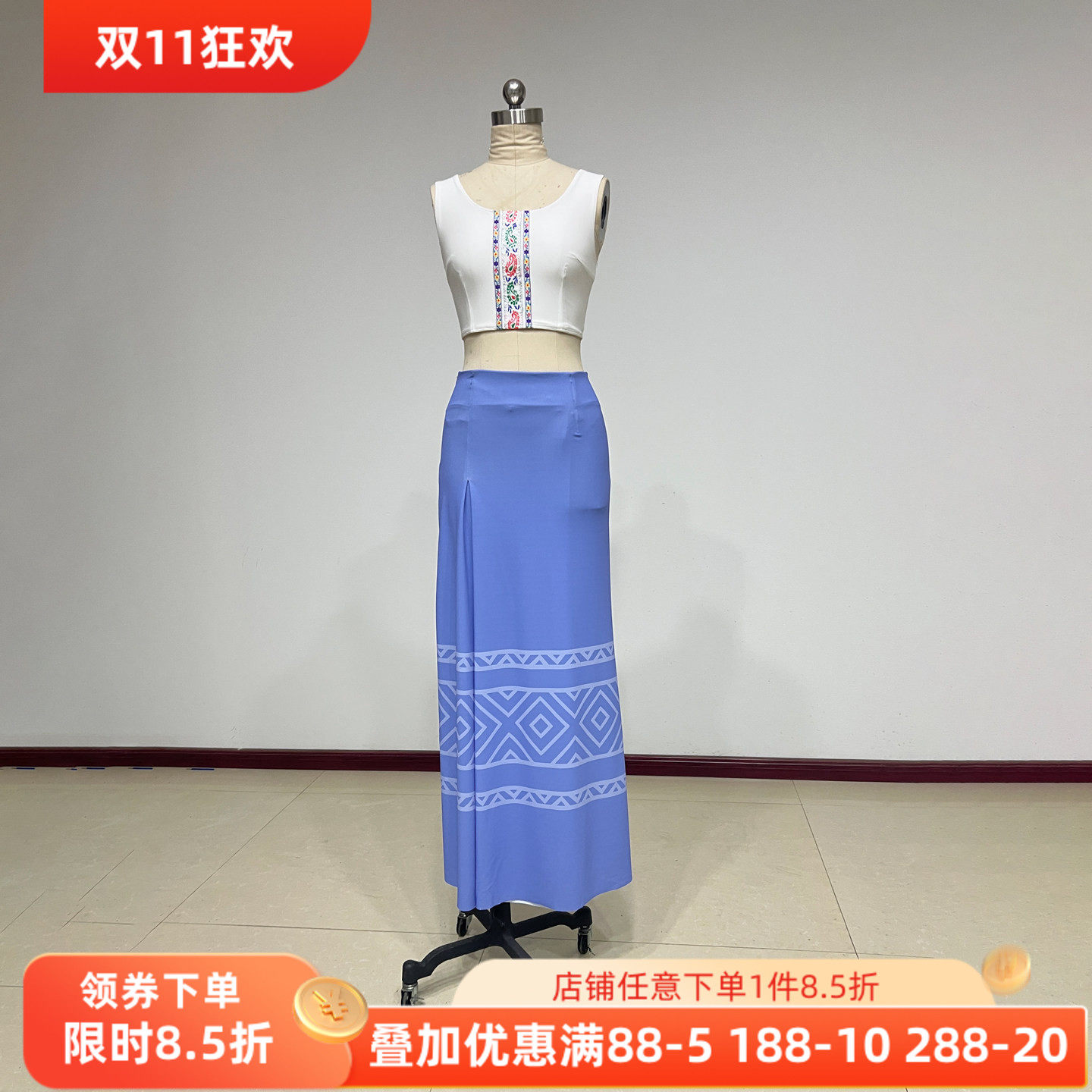 舞研依库傣族舞蹈服装女课堂练习