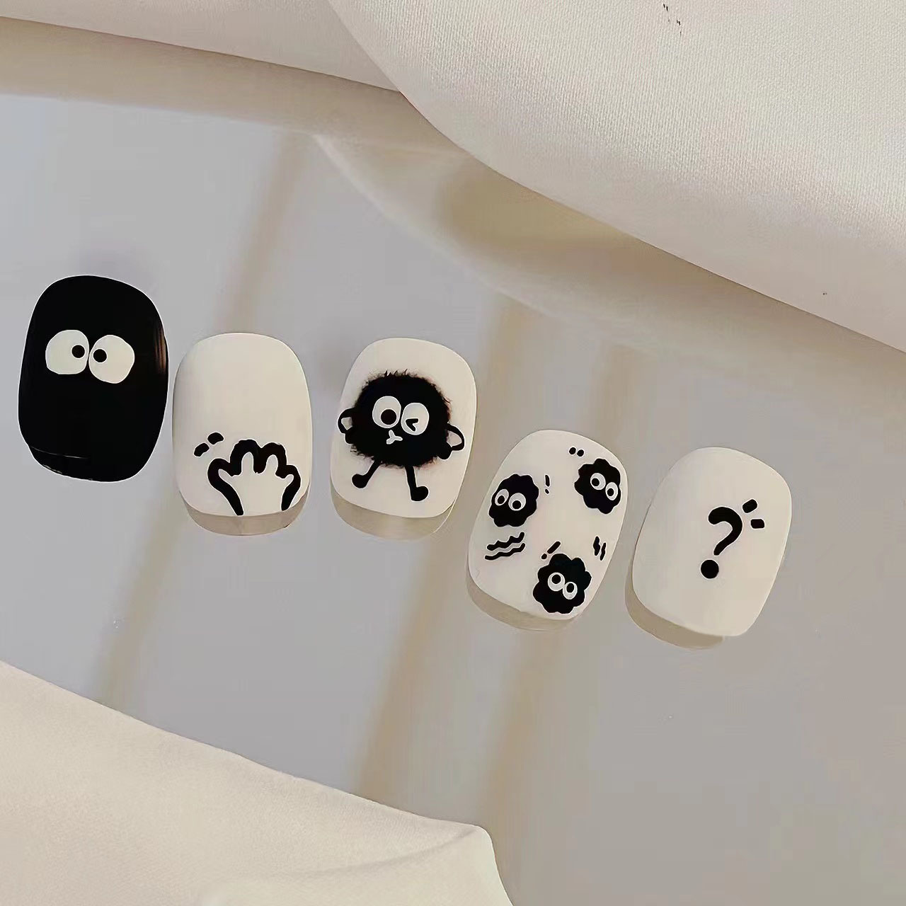 纯手工定制穿戴甲煤球精灵