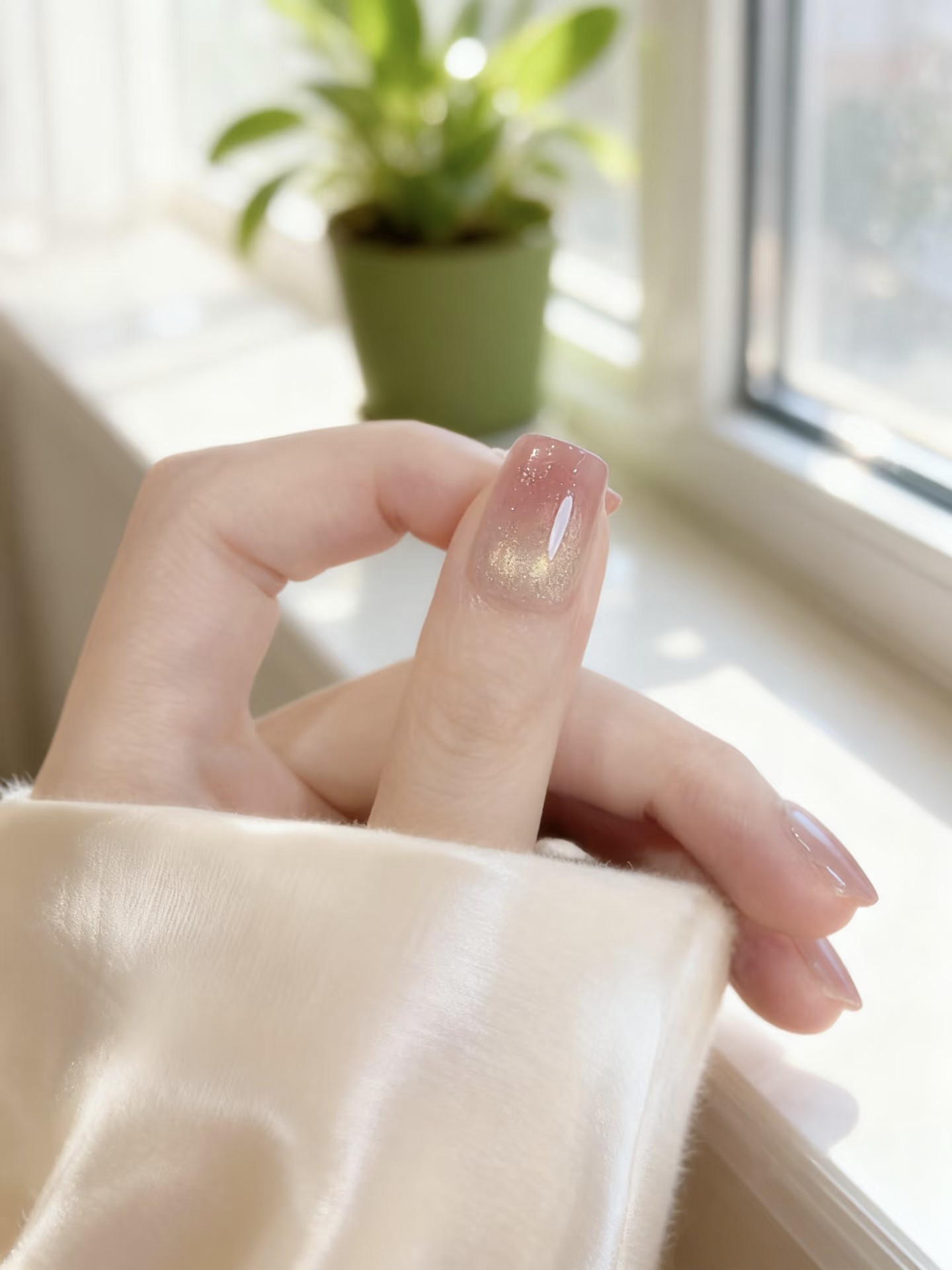 余晖纯手工定制穿戴甲短款渐变猫眼高端穿戴式美甲显白修饰手型款