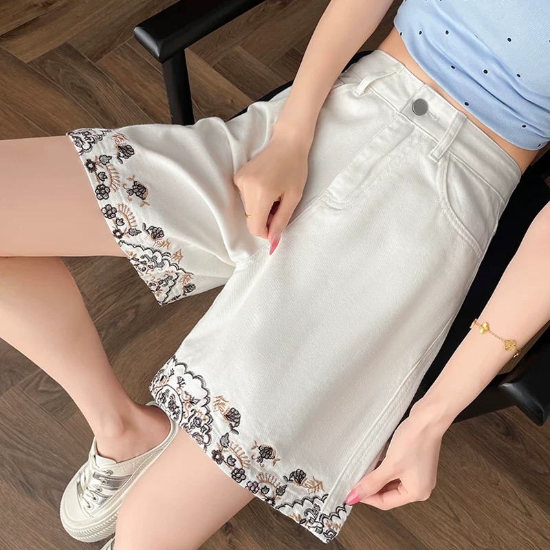 刺绣花边阔腿五分牛仔短裤女白色
