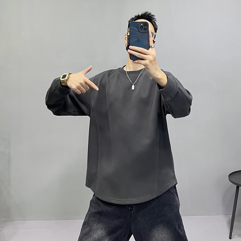 大风车弧形下摆圆领卫衣