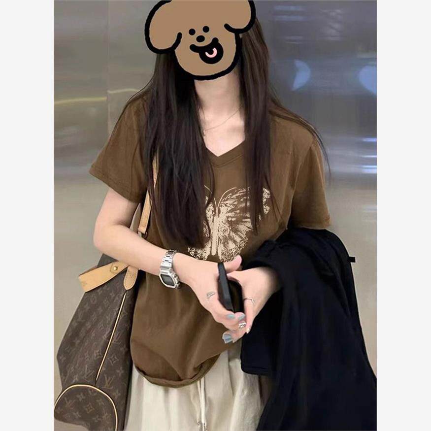 正肩宽松t恤上衣女生2025夏季新款v领小众不撞款棕色纯棉短袖体恤