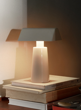 sort丹麦&Tradition金字塔台灯充电调光灯北欧现代创意Caret MF1