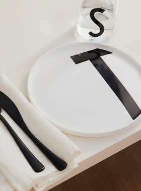 sort丹麦Designletters白色字母餐盘圆形陶瓷装饰盘北欧现代简约