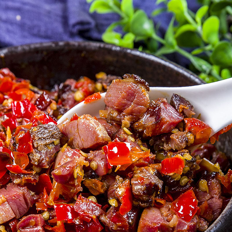 剁椒鸭腿肉湖南特产腊味香辣下饭菜即食酱菜熏腊鸭熟食瓶装