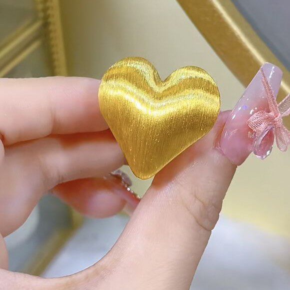 黄金色拉丝爱心戒指女轻奢风高级感新款气质活口可调节气质食指戒