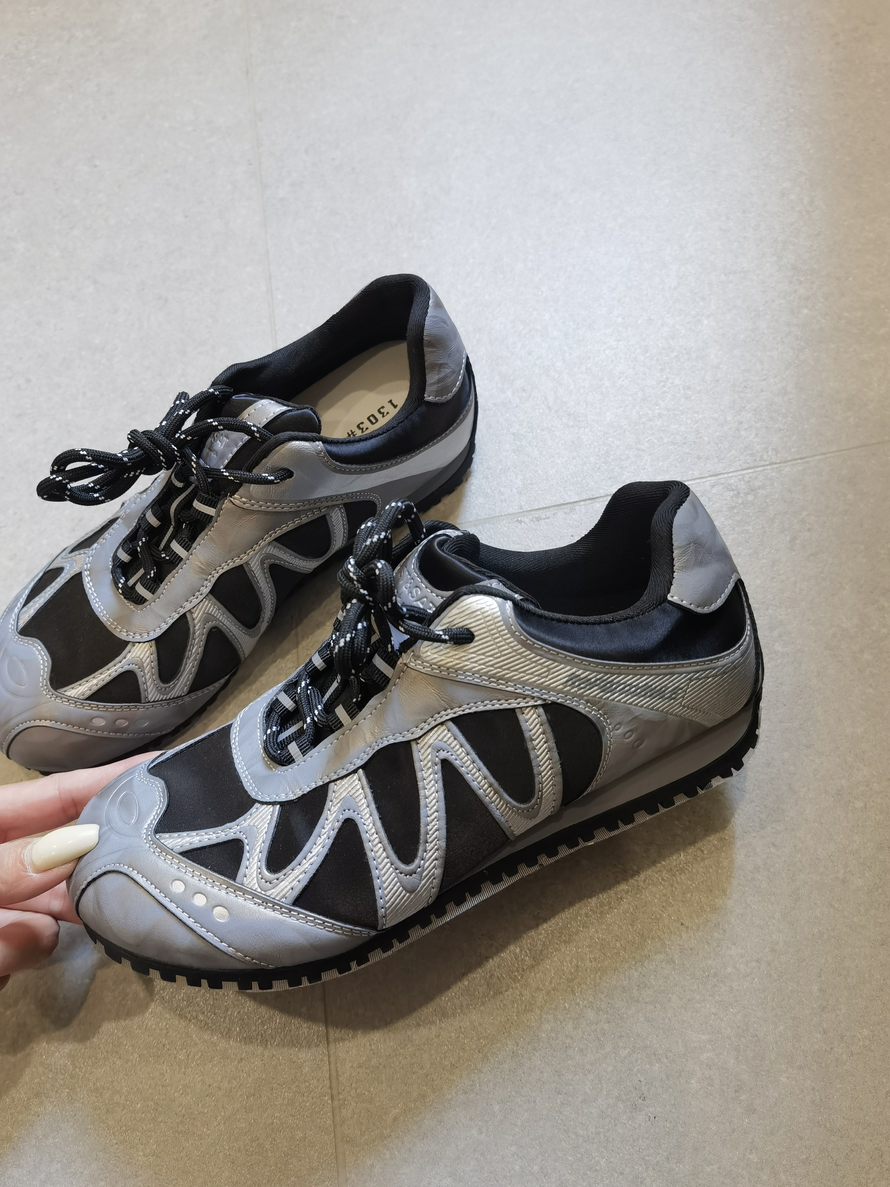 新款透气网面镂空透气徒步登山鞋女休闲户外运动鞋3112BL