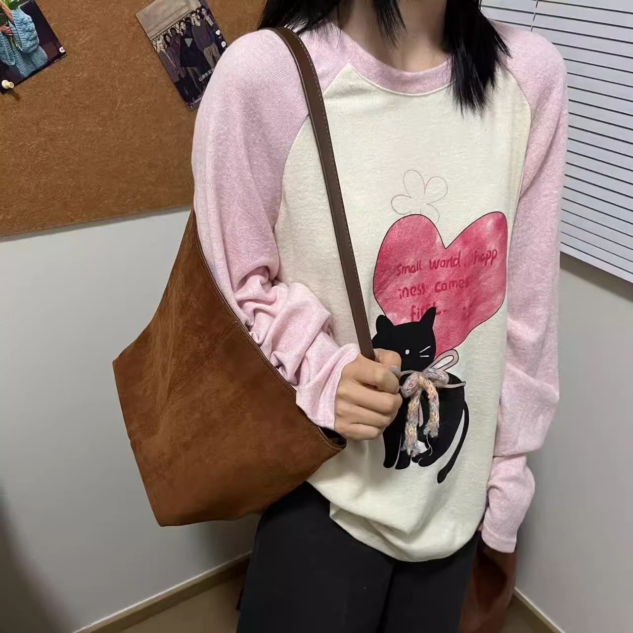 卡通图案插肩袖宽松长袖磨毛T恤