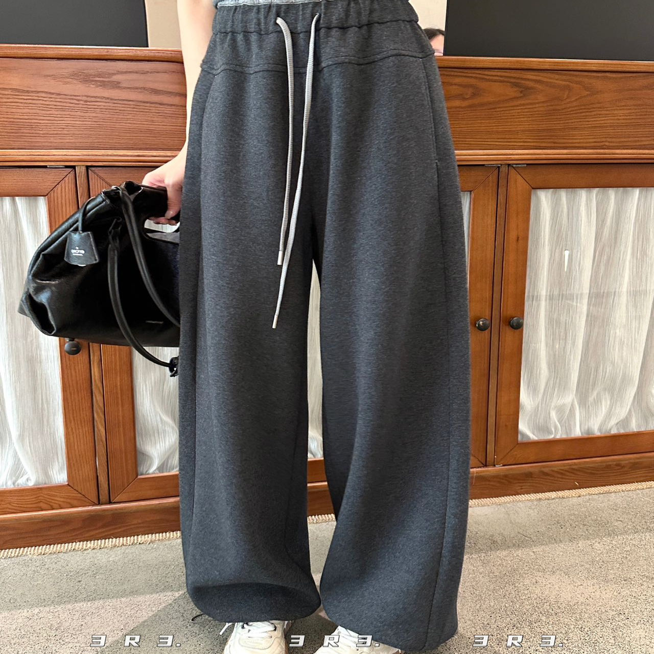 松紧腰拼色宽松阔腿束脚卫裤