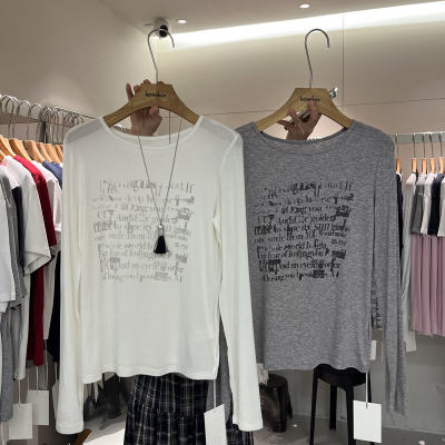 字母图案显瘦长袖T恤百搭打底衫