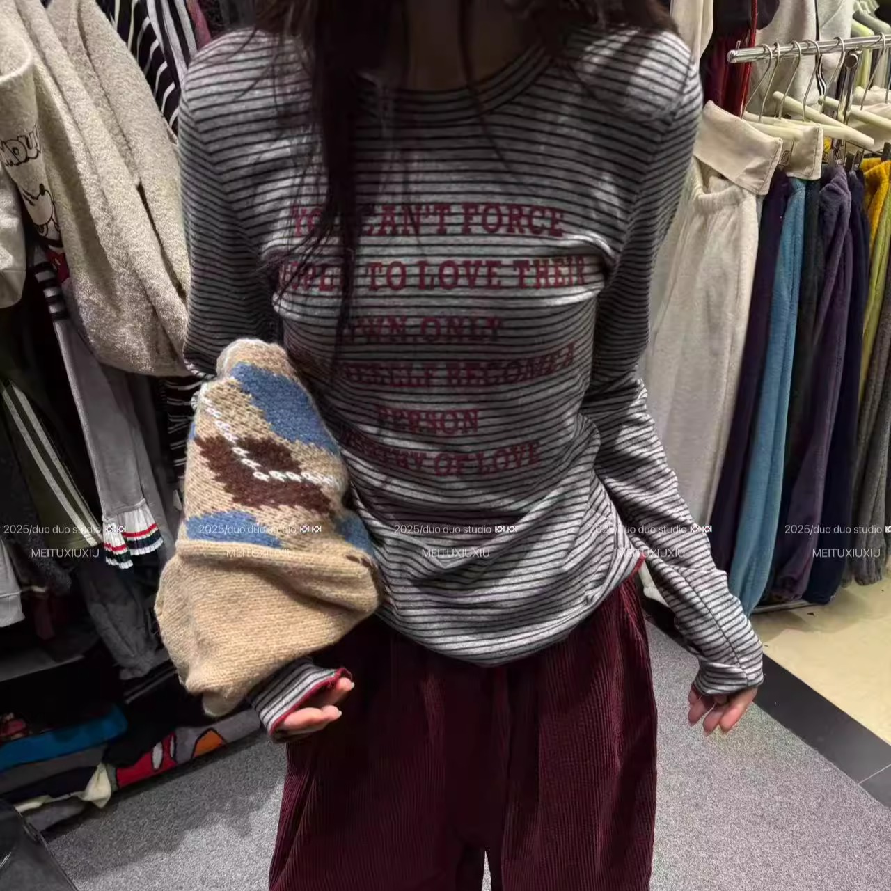 DUODUO圆领字母图案条纹T恤