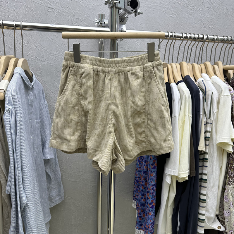 纯色灯芯绒短裤直筒显瘦休闲裤