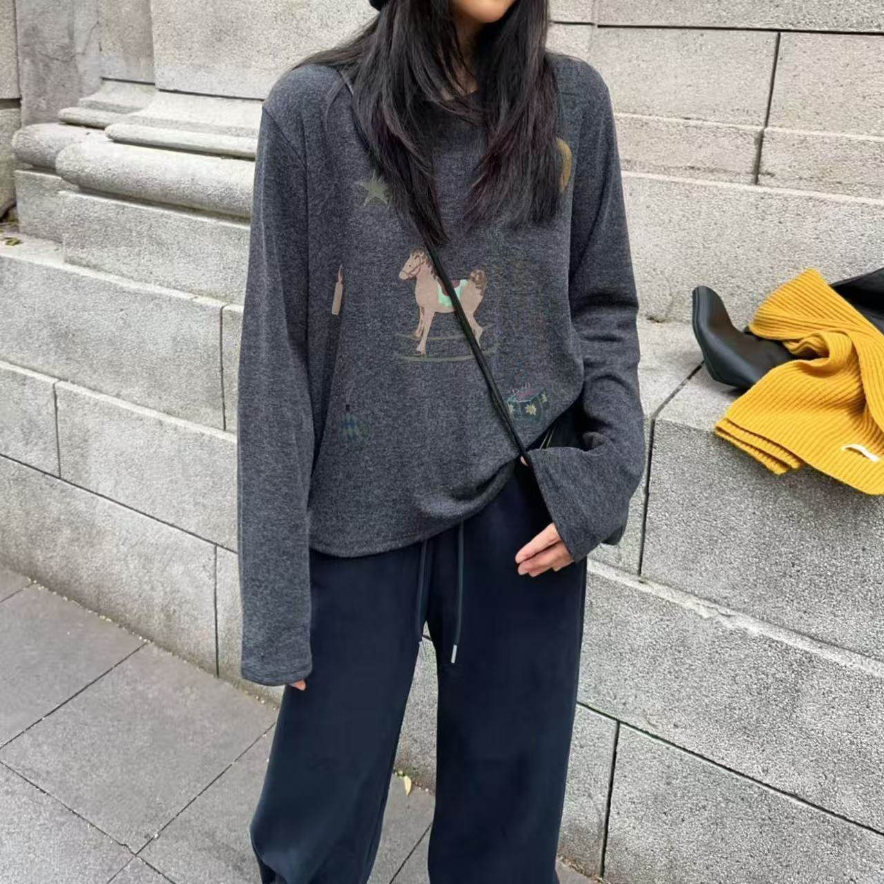 BEYOURSELF卡通木马刺绣T恤