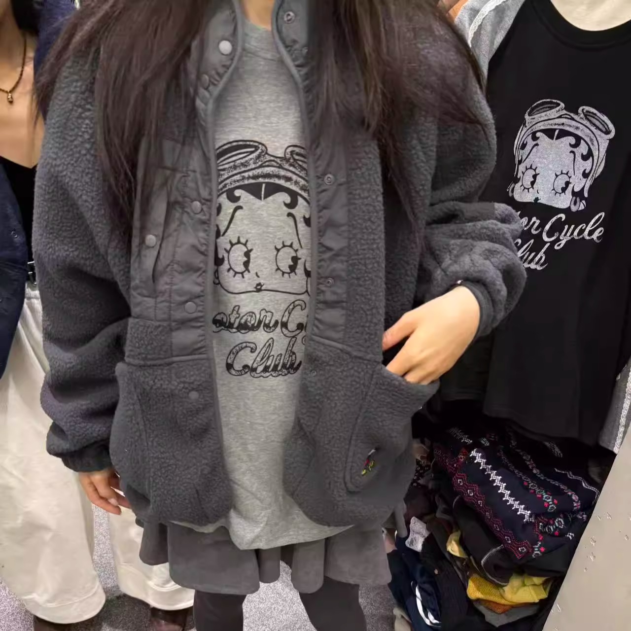 卡通图案颗粒绒卫衣单排扣开衫