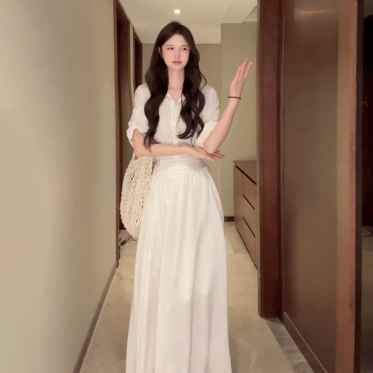 白色polo领短袖衬衫连衣裙女夏季高级感修身裙子气质收腰a字长裙