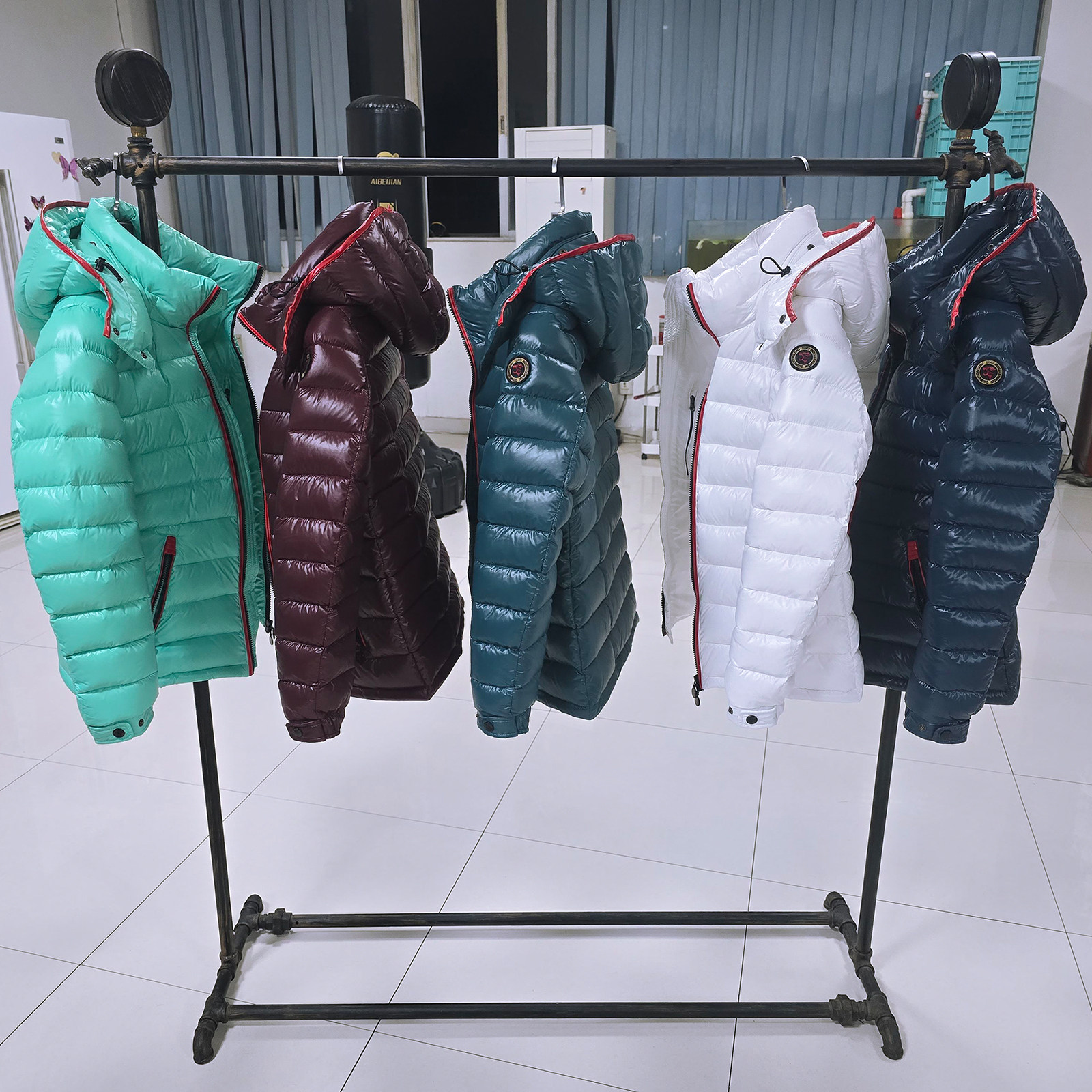 帝虎 羽绒服女短款 轻薄款 修身 保暖 90%白鹅绒 26DH/JDY311