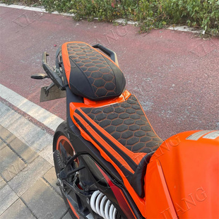 适用24-25款 KTM DUKE125/250/390 杜克改装前后坐垫坐包防滑座垫