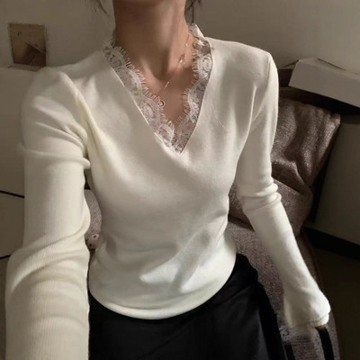 韩系蕾丝花边拼接v领长袖针织衫