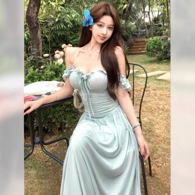 法式一字肩抹胸挂脖女夏季海边度假风裙子纯欲收腰超仙a字长裙