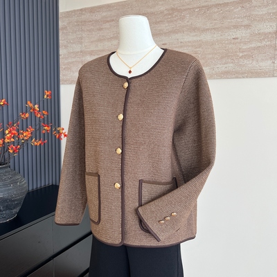 新款春秋季妈妈装针织开衫时尚