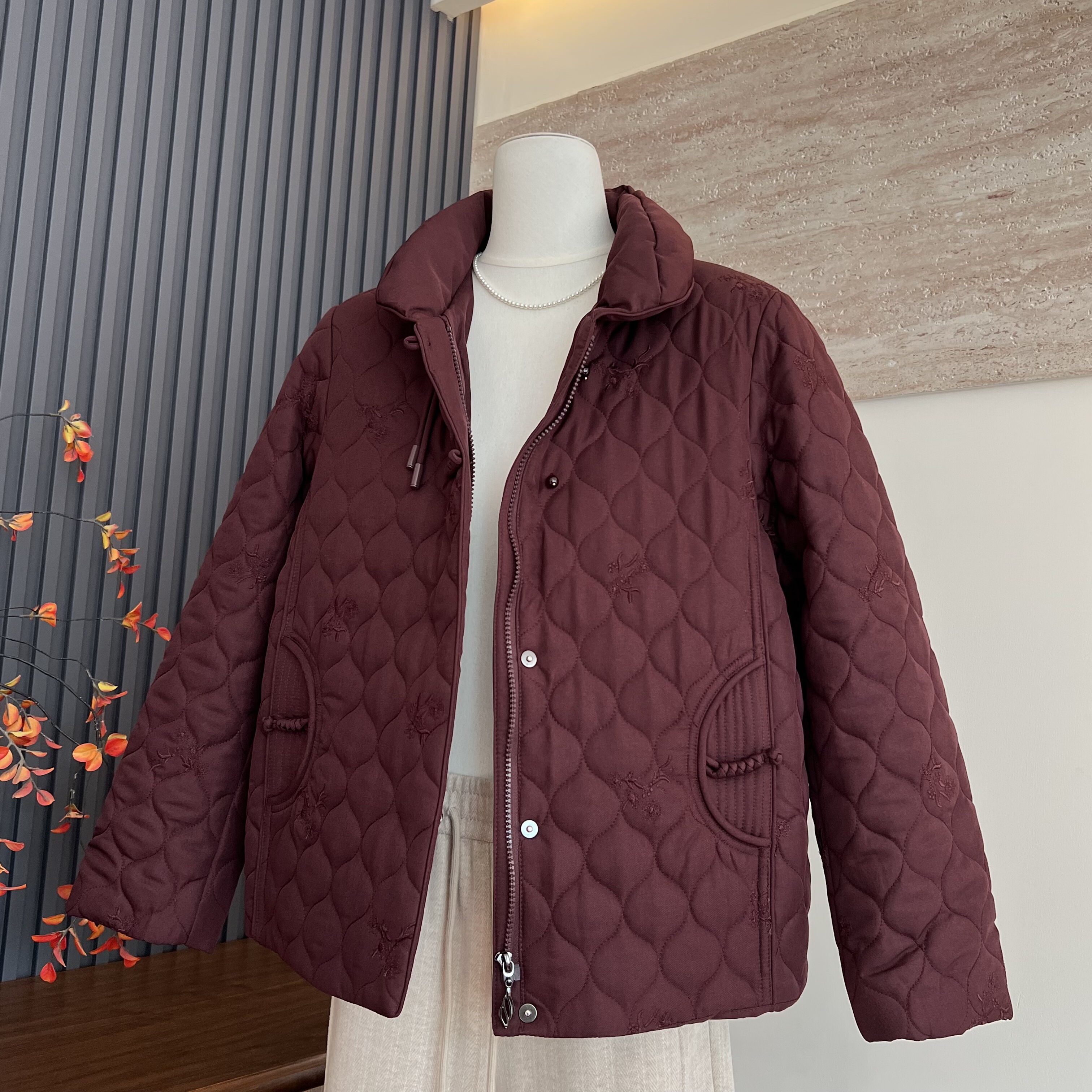 冬季新中式妈妈装保暖刺绣棉服