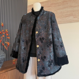 气质时尚新款冬季妈妈装皮毛一体中长款开衫中老年女奶奶保暖外套