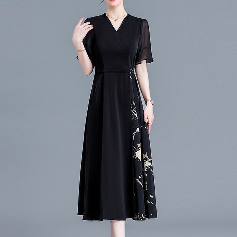 中年妈妈夏装洋气连衣裙阔太太2025新款大码中老年夏季短袖裙子女