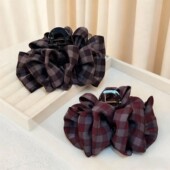 复古格纹泡泡抓夹女2025新款 发夹气质马尾夹后脑勺盘发鲨发鲨鱼夹