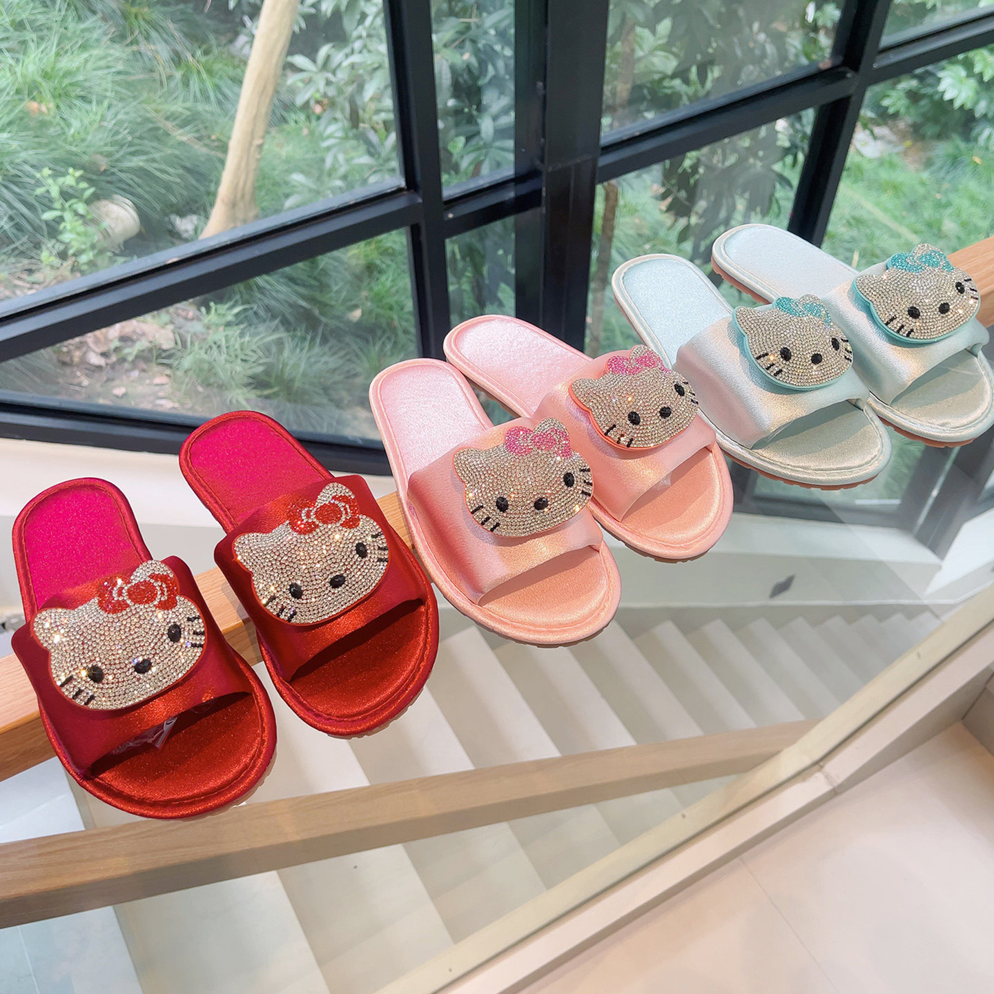 可爱卡通水钻凯蒂猫一字拖时尚少女居家防滑软底绸缎丝滑KT猫拖鞋,女鞋,一字拖,淘宝优惠券,粉丝福利购,淘宝优惠卷