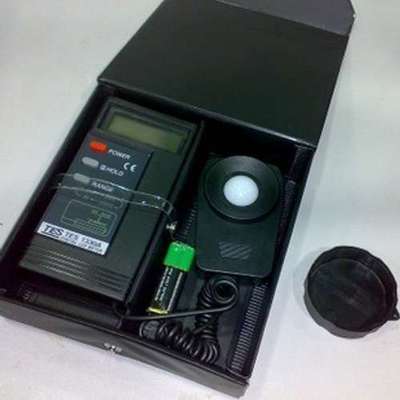 台湾泰仕 照度仪 TES1330A 光度计 亮度计