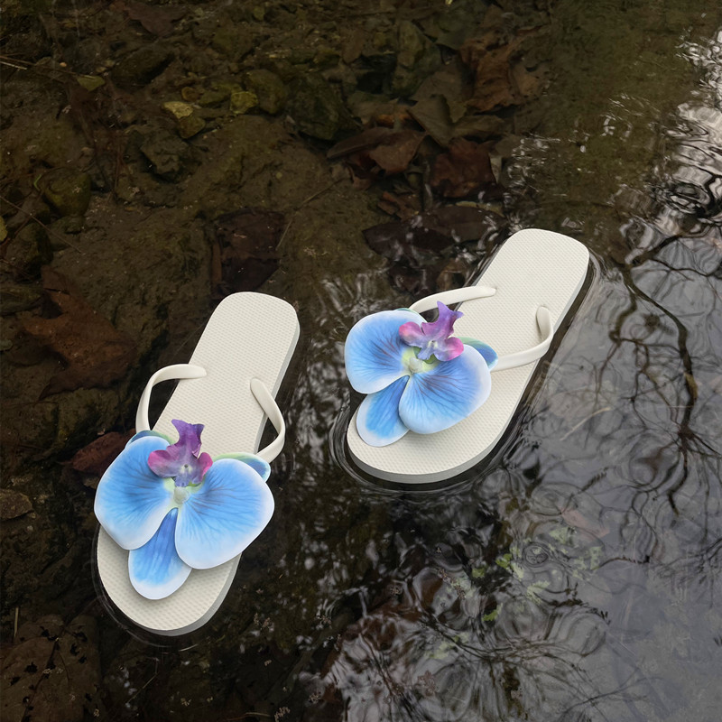 泰国蝴蝶兰花朵凉拖休闲易梦玲女软底人字拖度假小众海边沙滩拖鞋