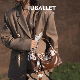 IUBALLET 馬毛托特包手提包撞色腋下包辣妹包 2025新品 奶糖派