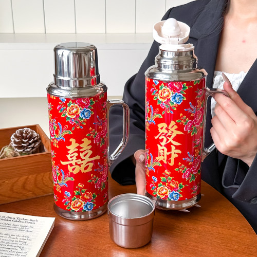 中国风红底花卉保温壶覆钛内胆