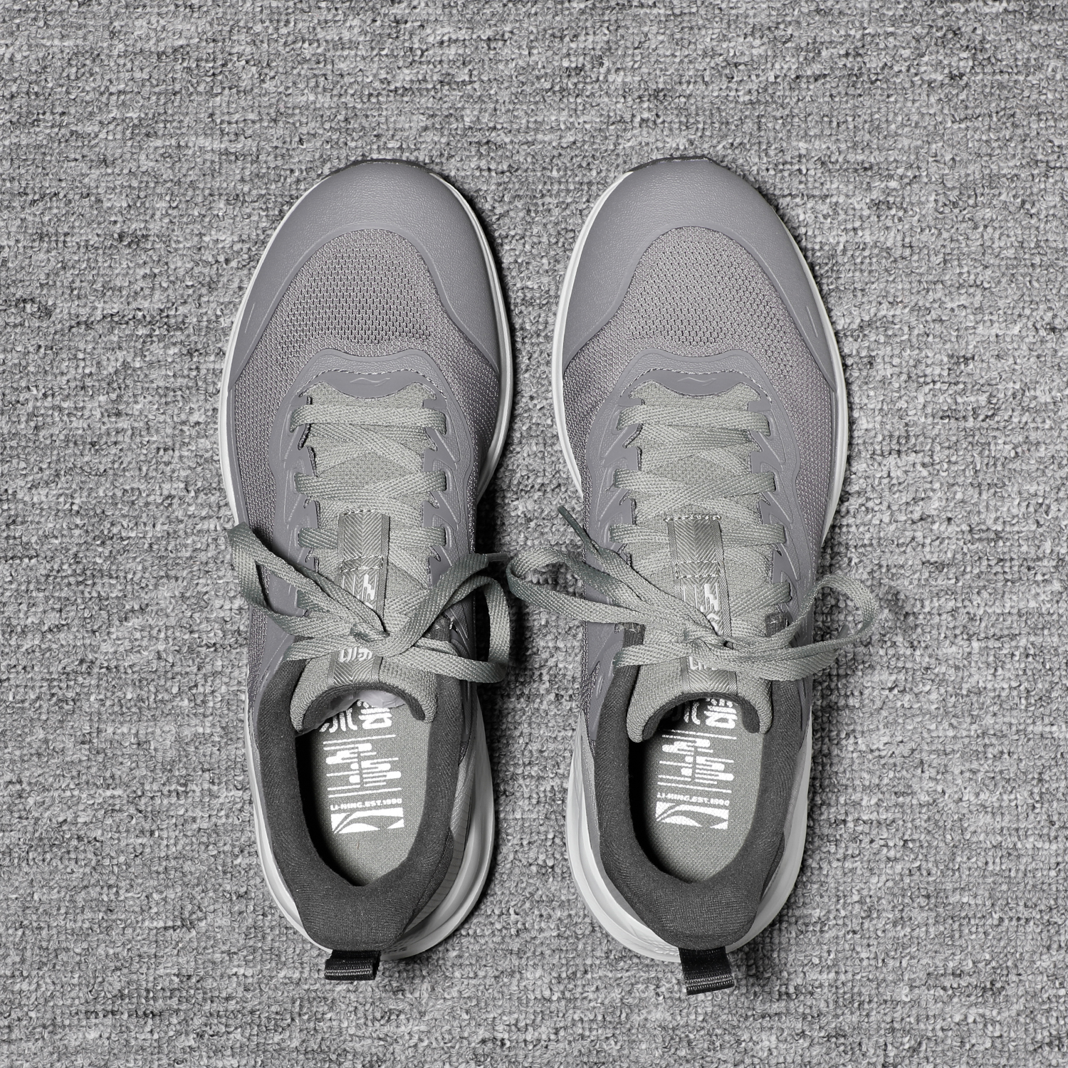 李宁跑步鞋2024冬季新