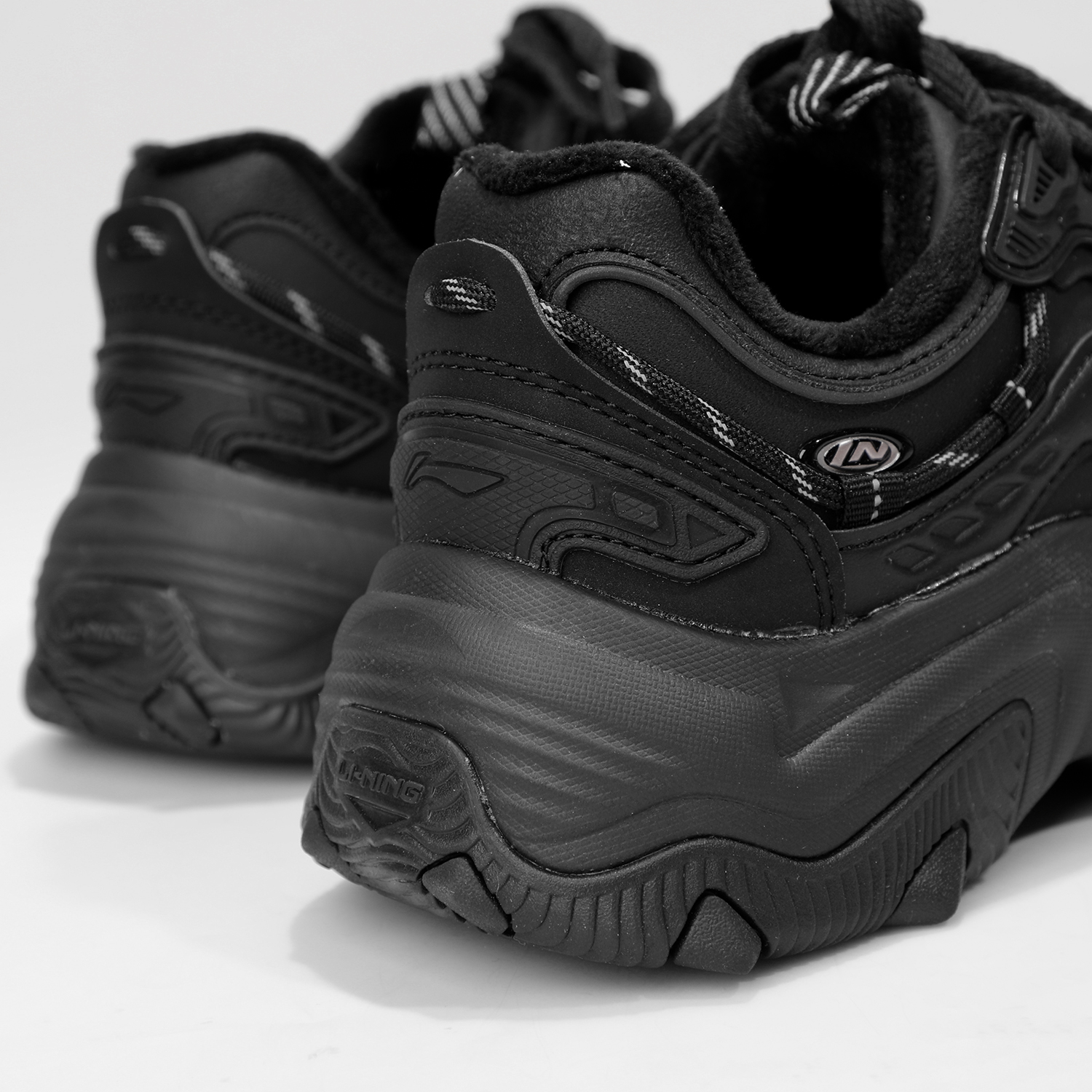 李宁运动休闲鞋女款2024