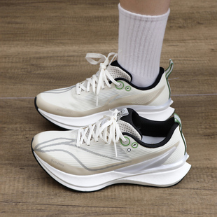 轻量高回弹竞速训练跑鞋 李宁2025冬季 PRO反光时尚 男子赤兔8 新款