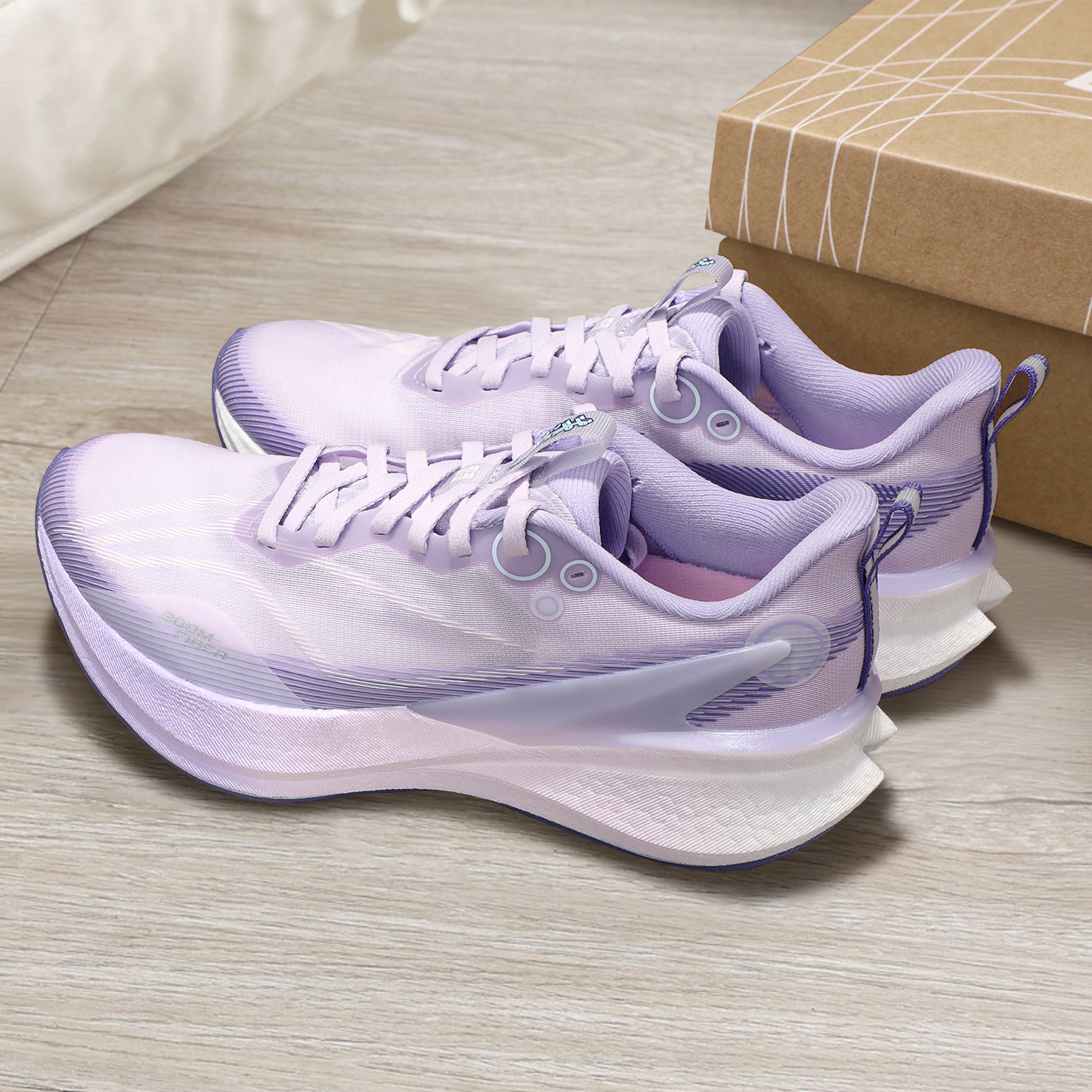 李宁系列2025秋季新款女子赤兔8pro轻量耐磨潮流时尚运动鞋跑鞋