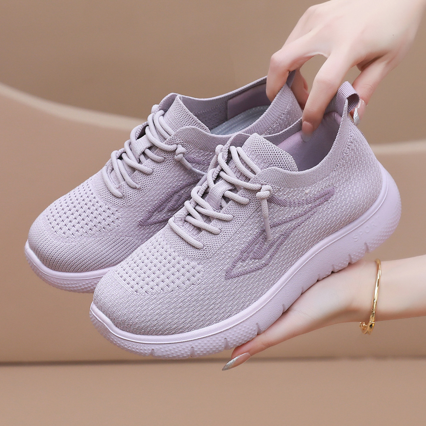 2026春季新款老北京布鞋女休闲厚底防滑运动鞋舒适透气百搭网面鞋