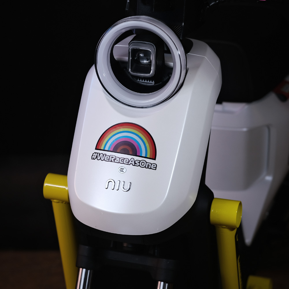 小牛Umax U3 U2车标反光彩虹贴纸装饰个性创意防水车贴