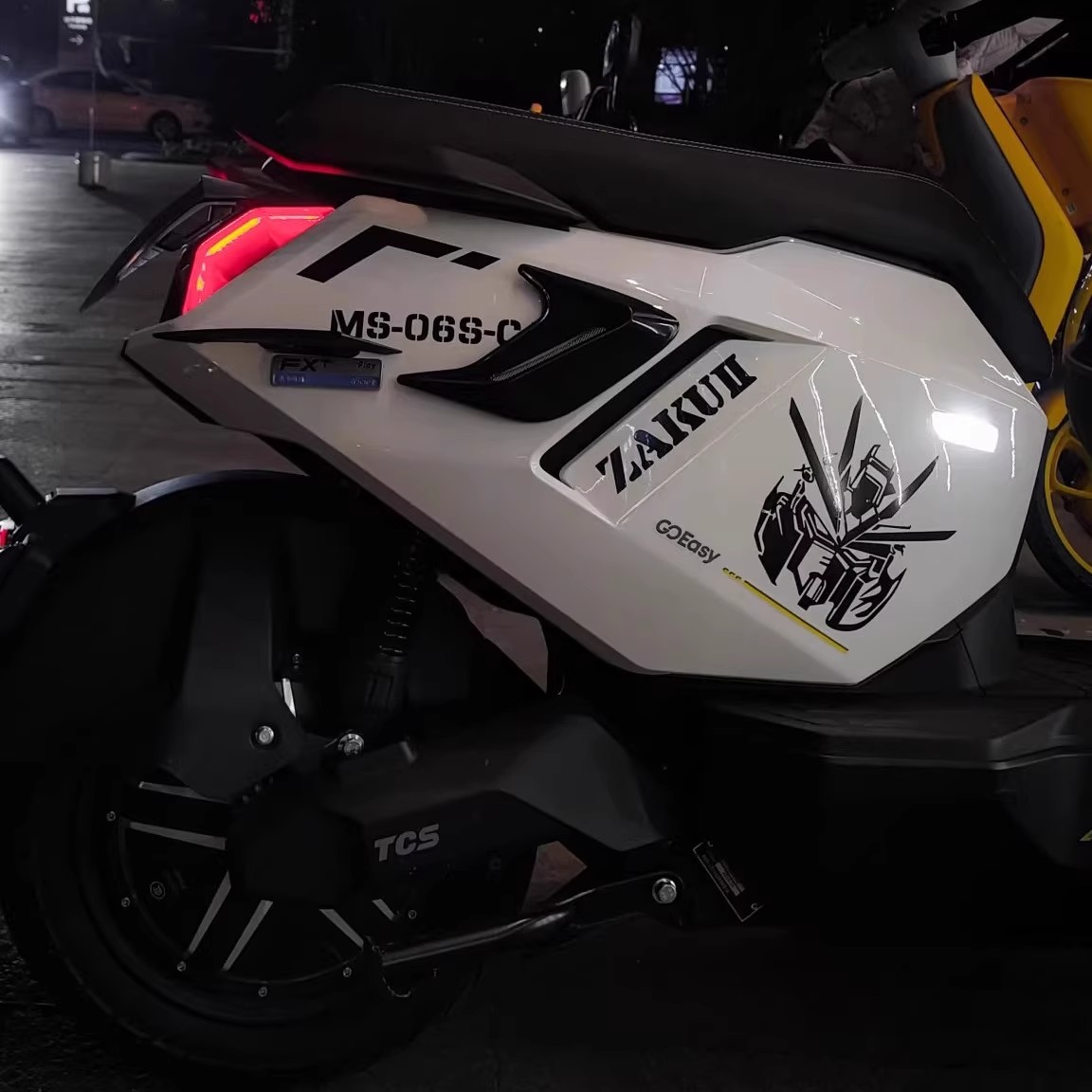 适用小牛FXT/FX电动车高达贴纸整车拉花贴纸装饰车贴个性改装防水