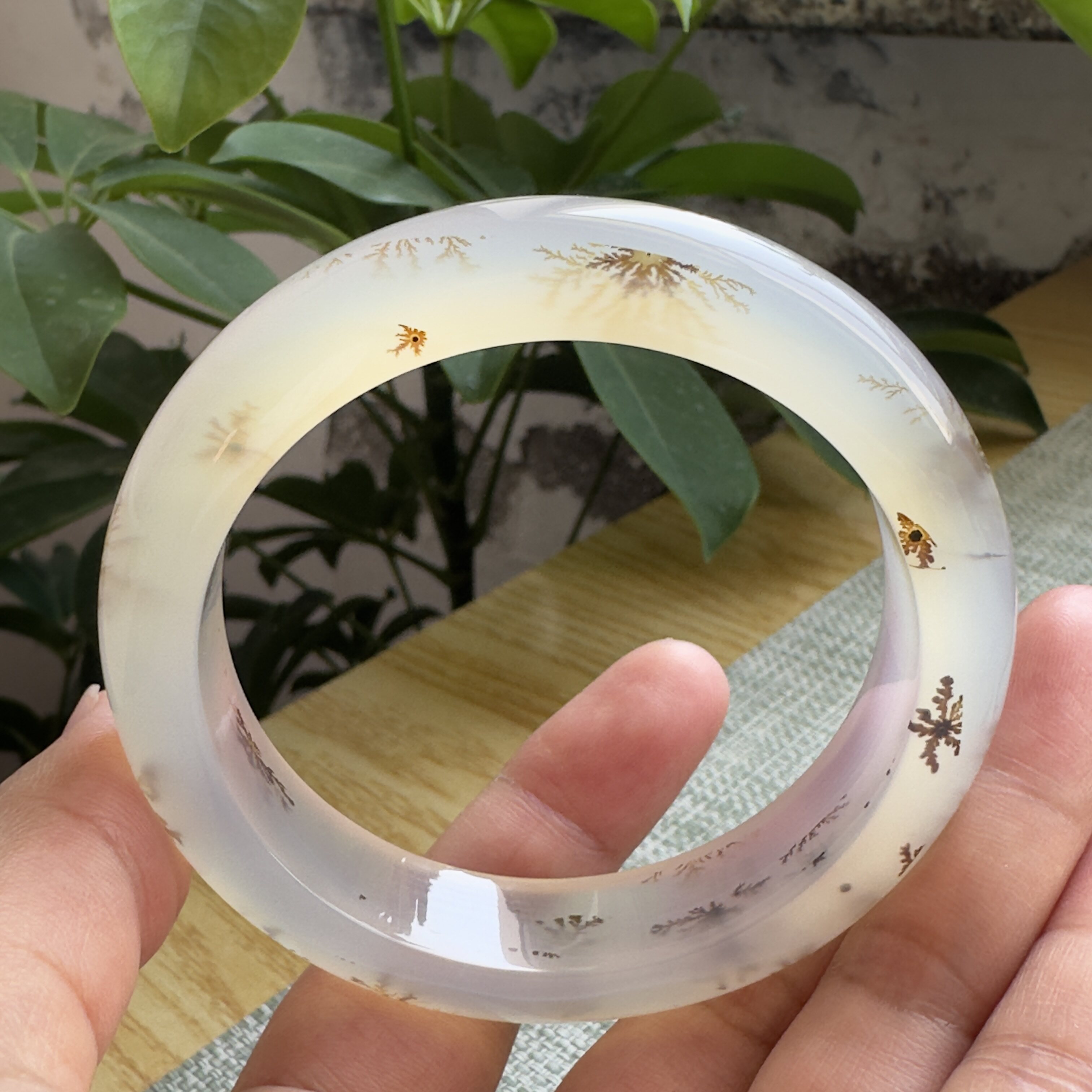 花语玉髓 天然海洋玉髓马料草花飘逸草花小金鱼玛瑙手镯圈口58mm