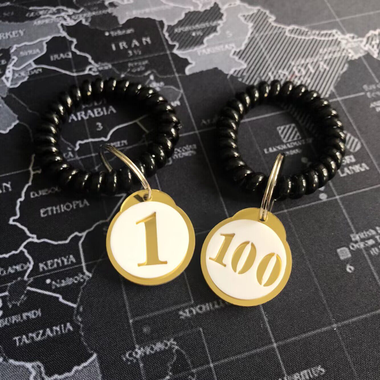 数字号码双面手牌桑拿洗浴寄存包柜编号挂牌餐厅叫号手拿牌储物柜