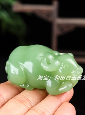 和田玉牛手把件新疆青玉扭转乾坤