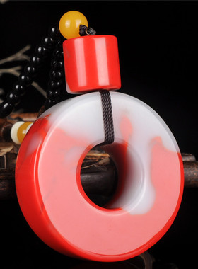 天然鸡血石平安扣大号车挂金丝玉