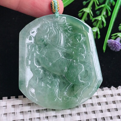 实拍A货翡翠51/44.7/4.6老坑冰润冰晴绿马上封侯马牌吊坠翡翠玉